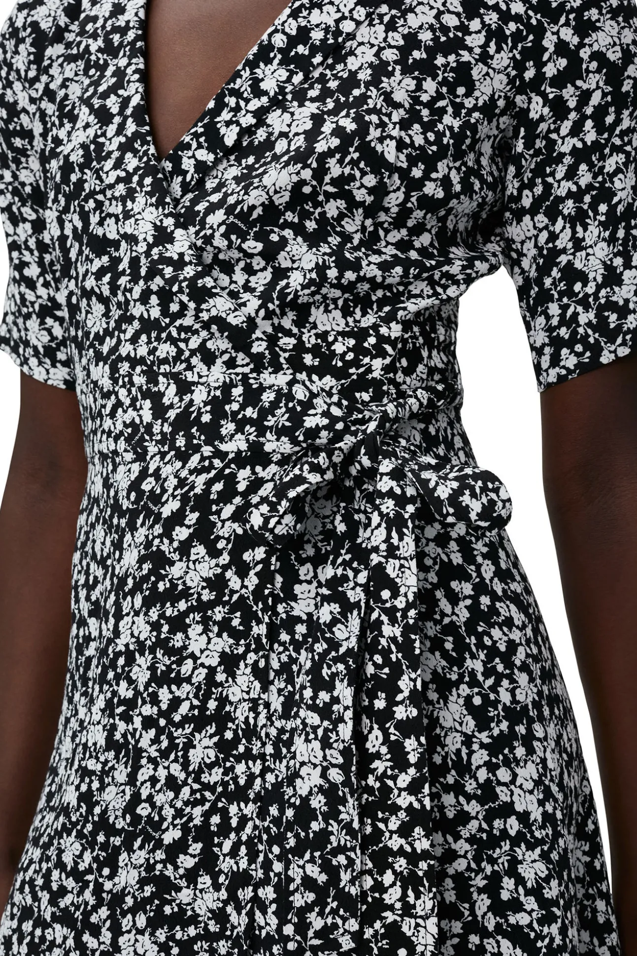 Discount GANNI Bedrucktes Krepp-Wickelkleid Black