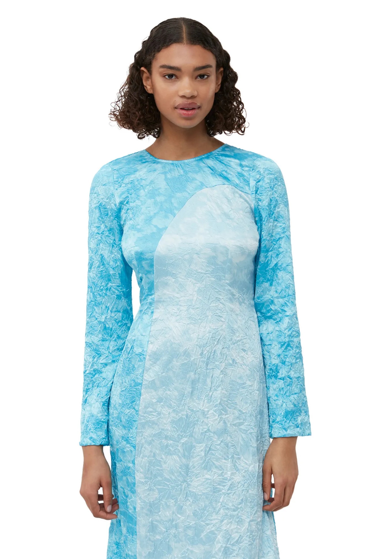New GANNI Crinkled Maxikleid Aus Satin Ethereal Blue