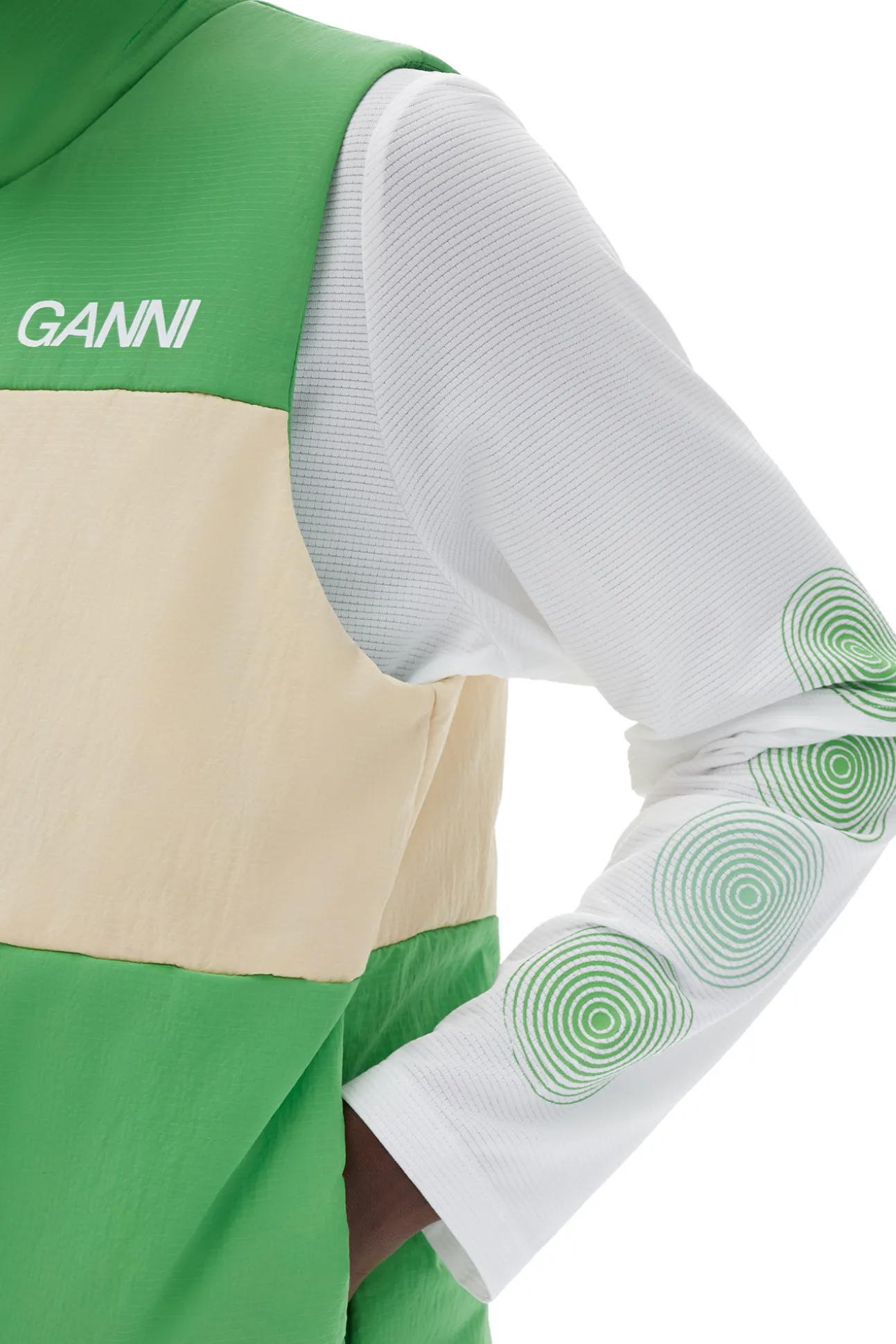 Shop GANNI Leichte Tech-Pufferweste Zum Wenden Classic Green