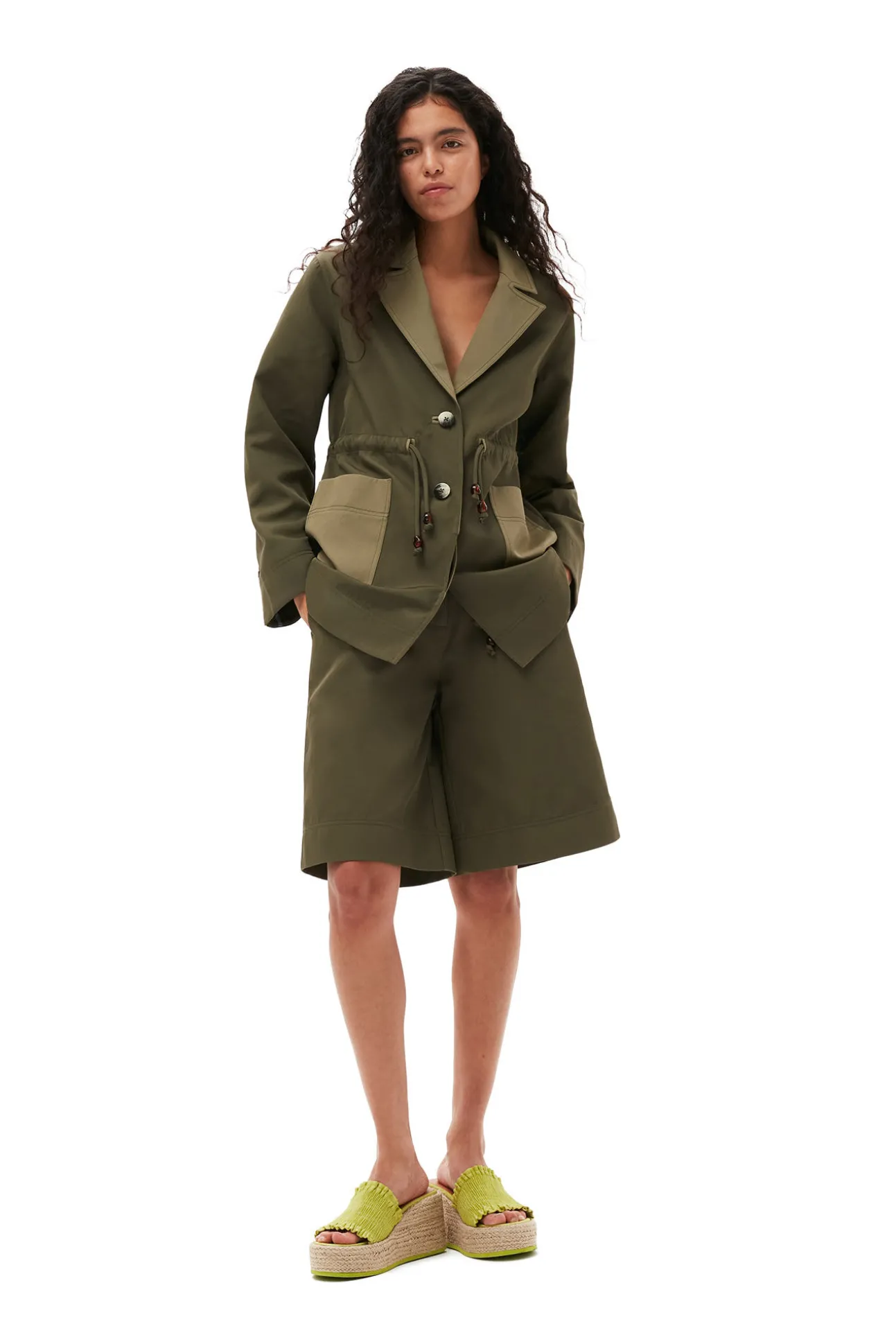 Shop GANNI Weite Shorts Aus Schwerem Twill Kalamata